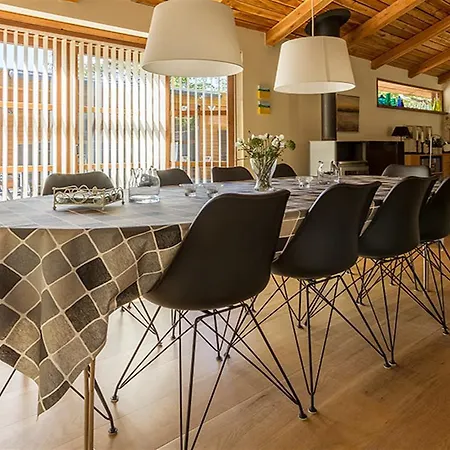 펜션 Three-bedroom Holiday In *