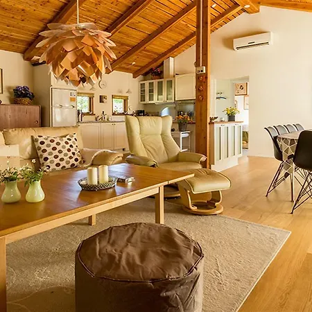 펜션 Three-bedroom Holiday In *
