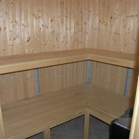 Three-bedroom Holiday In * Hals
