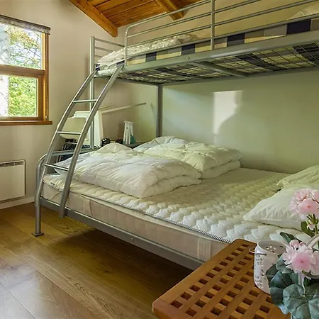 펜션 Three-bedroom Holiday In *
