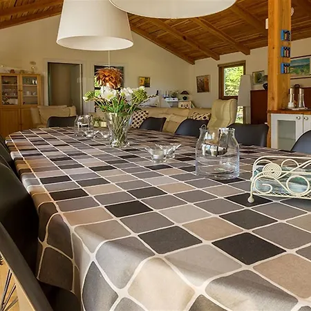 Three-bedroom Holiday In * Hals